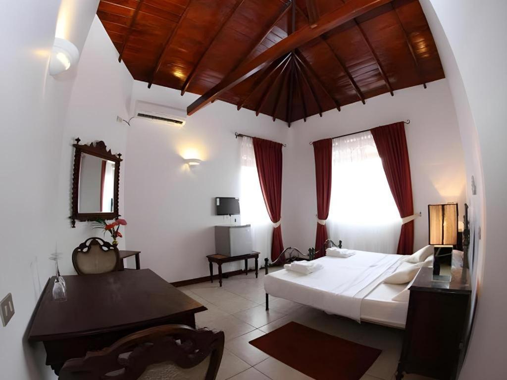 Elpitiya  The Mgs Hotel מראה חיצוני תמונה