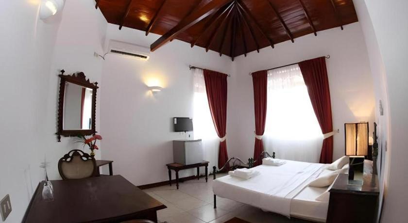Elpitiya  The Mgs Hotel מראה חיצוני תמונה