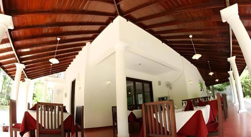 Elpitiya  The Mgs Hotel מראה חיצוני תמונה