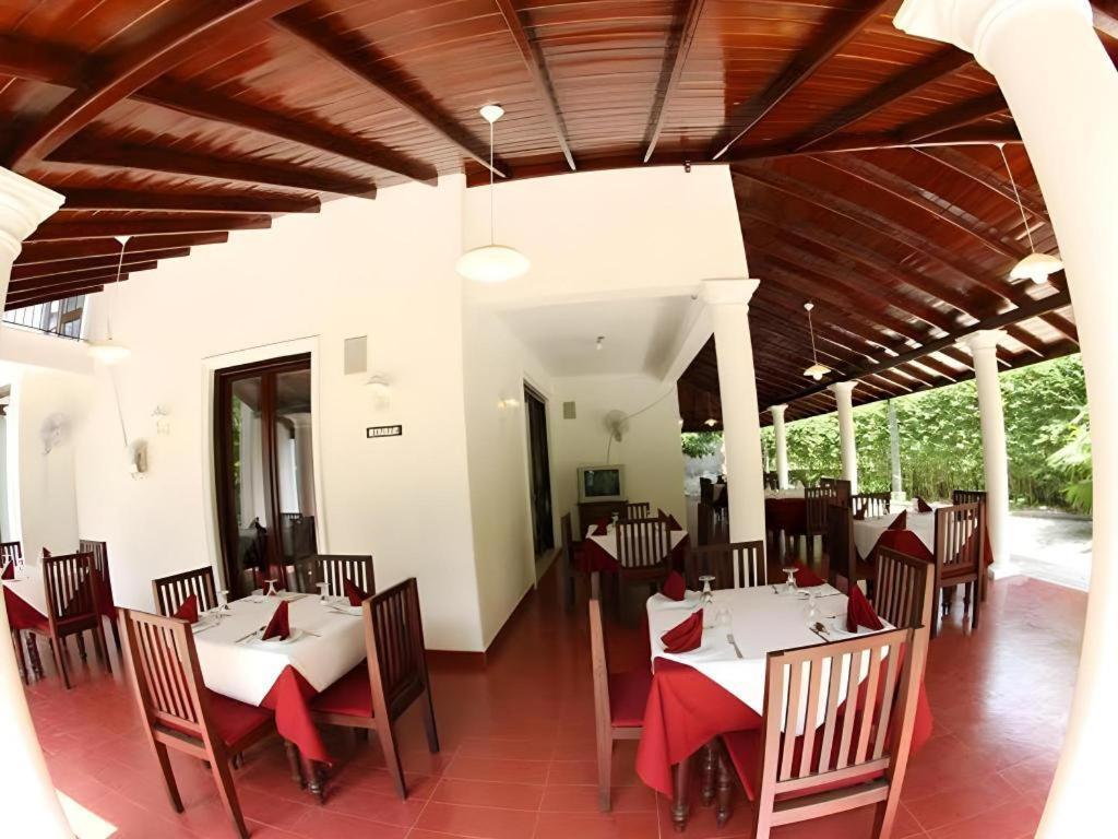 Elpitiya  The Mgs Hotel מראה חיצוני תמונה