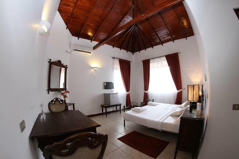 Elpitiya  The Mgs Hotel מראה חיצוני תמונה
